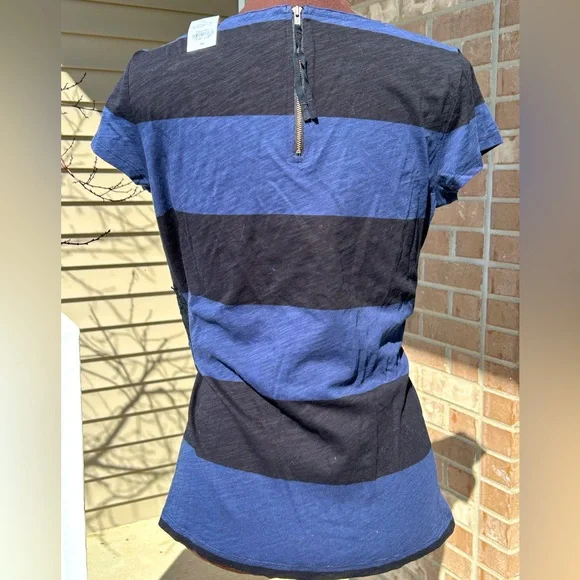 NWT LOFT sM top-💯cotton-zip back-blk/blue stripes w/blk lace accent - Picture 3 of 6